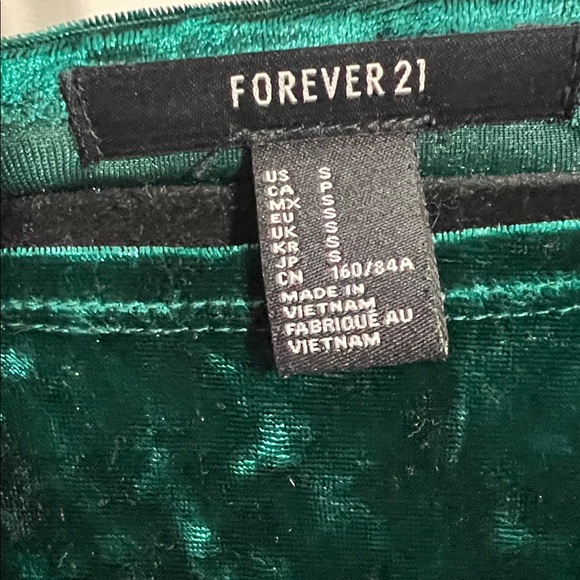 Forever 21 Green Crushed Velvet Off-Shoulder Mini Dress - Picture 4 of 5
